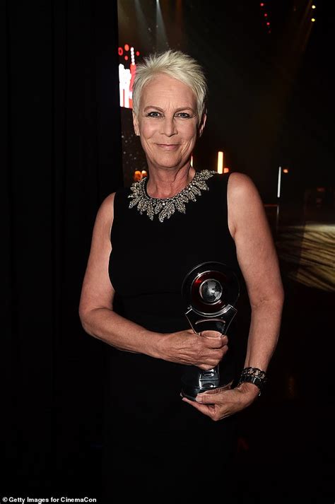 Jamie lee curtis had the perfect idea for a kyle richards. Jamie Lee Curtis pays homage to popular meme of herself ...