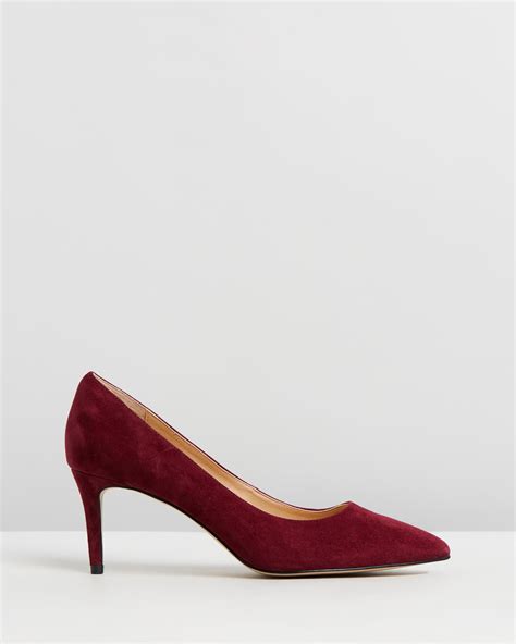 It tells you the bid and ask prices as well as the trading volume. Bea Leather Pumps Burgundy Suede by Atmos&Here | ShoeSales