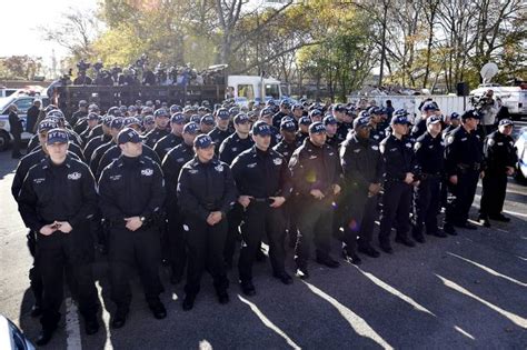 Nypd Deploys First Wave Of Officers From New Counterterrorism Unit Wsj