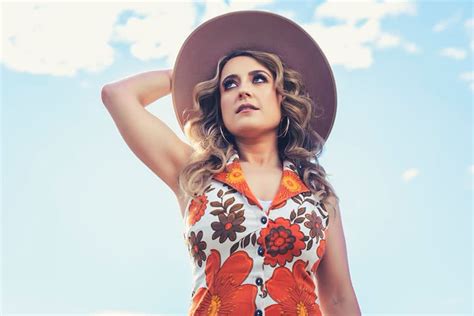 Kirsty Lee Akers Forms Independent Label Rider Records Countrytown Latest Country Music