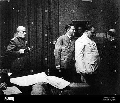 La Seconda Guerra Mondiale Mussolini E Hitler E Goering Foto Stock Alamy