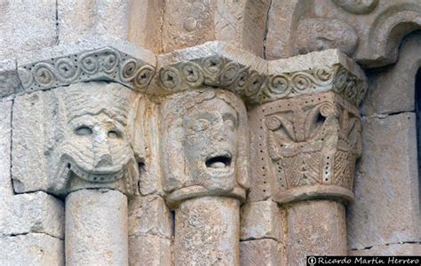 En las merindades de burgos, la coqueta ermita románica de san pantaleón de losa luce espectacular encaramada sobre una peña que emerge como la proa de un ba. San Pantaleón de Losa | Románico de Las Merindades