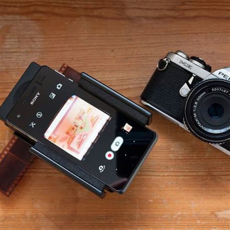 Trouva Lomo Smartphone Film Scanner