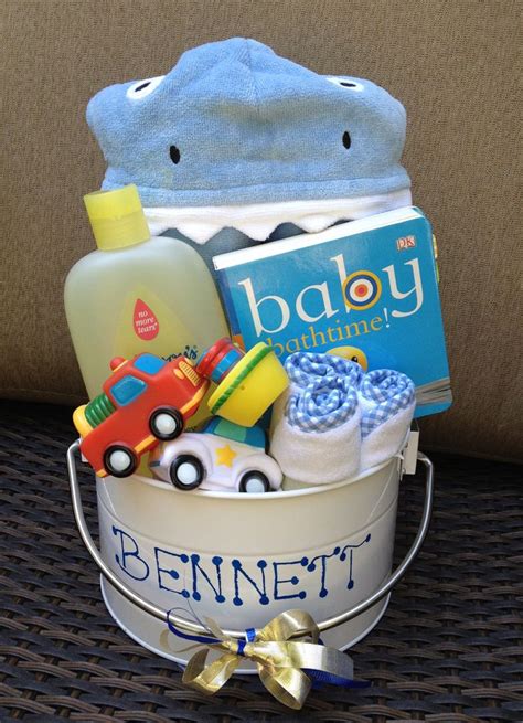 Idee baby shower shower bebe baby shower gift basket baby shower presents new mommy gift basket new mommy gifts homemade gifts diy it just sounds cooler than 'baby gift ideas' or 'how to wrap the baby shower gift' for the title. 215 best DIY Baby & Baby Shower Gifts images on Pinterest ...