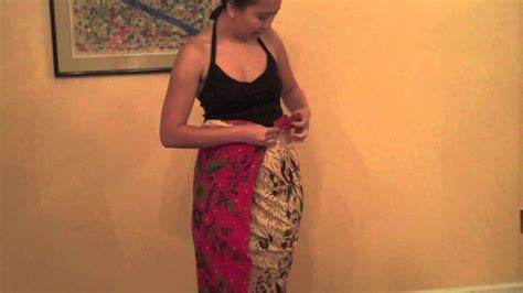 How To Wear A Batik Sarong Youtube