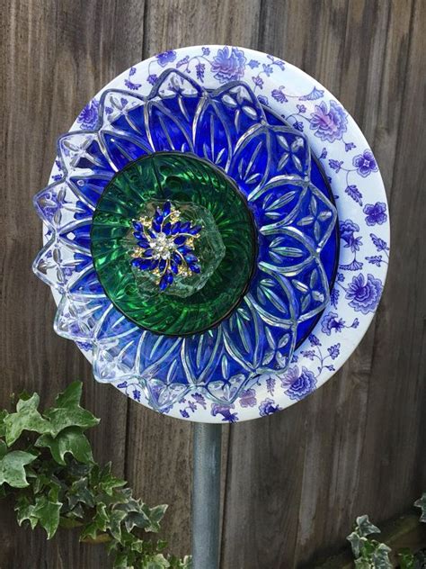 Plate Flower Vintage Glass Garden Decor Yard Art Free Etsy Sea Glass Art Projects Flower