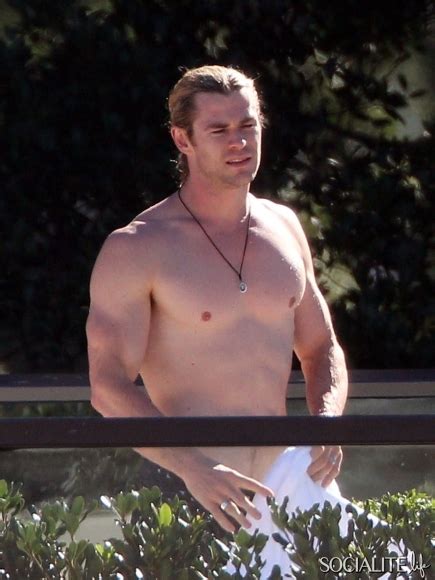 Chris Hemsworth Shirtless On Tv Naked Male Celebrities
