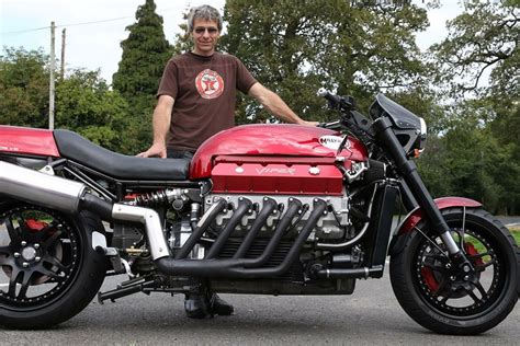 Viper V10 Powered Motorcycle Sets New Two Up Speed Record Driving
