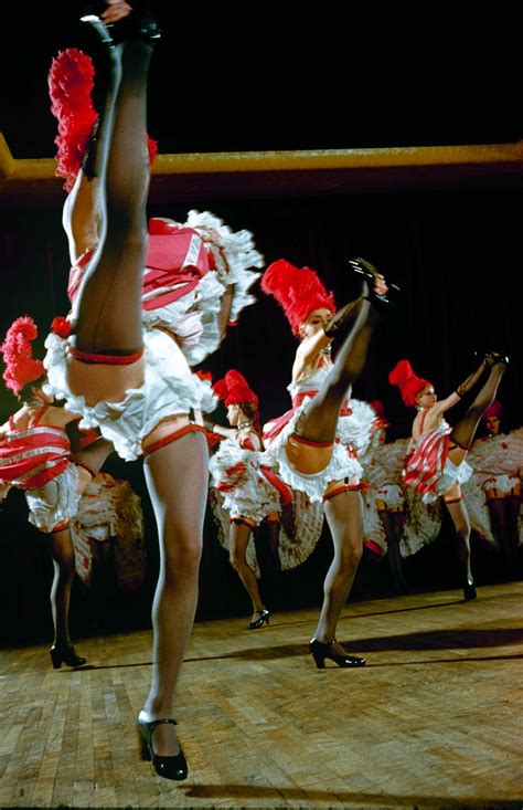 Amazing Color Photos Of Cabaret Dancers At The Moulin Rouge In The Late
