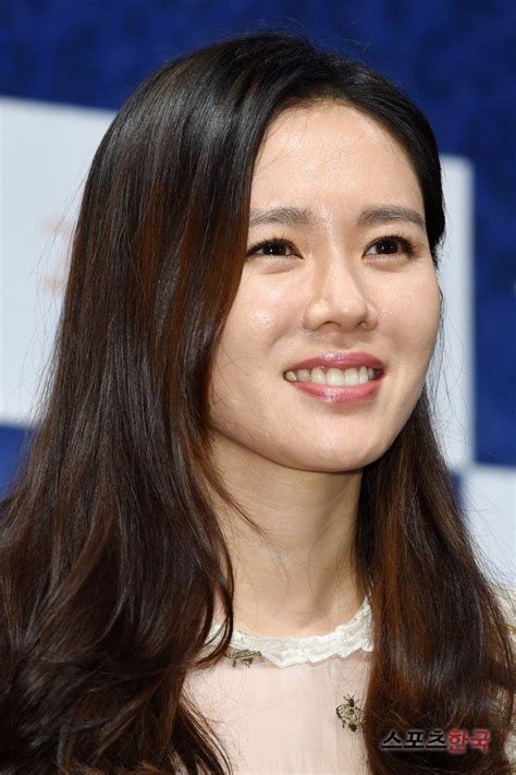 Photos Actress Son Ye Jin Beautiful This Way Or The Other
