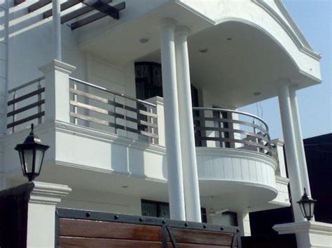 Lots of photos showing the differences plus we set out the pros, cons and cost of a sawn baluster railing has a beautiful design that is attractive and repeats all the way through a section. Related image | Balcony grill design, Balcony railing design, Railing design