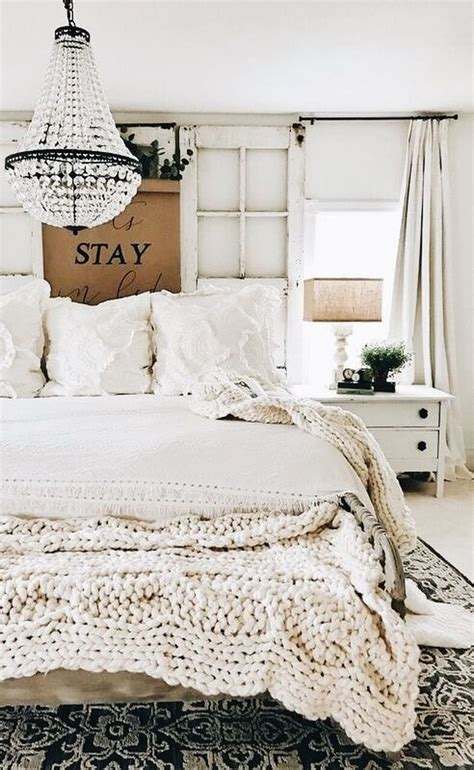 Save on bed sets, pillows & more. Pin op Bedroom Design