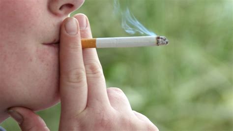 U S Smoking Rates Fall To Record Low Cdc Reports
