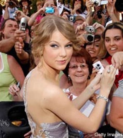 Taylor Swift To Host 13 Hour Meet And Greet