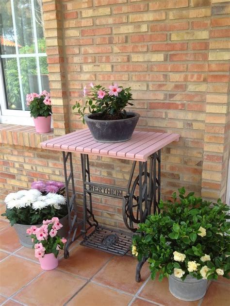 Regardless of whether you are looking to place it in your outdoor patio, or lawns, or even a spacious. HOME & GARDEN | Vieilles machines à coudre, Idee deco ...