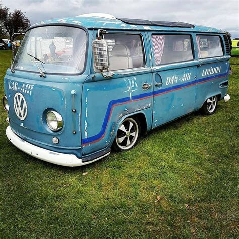 Jadi pionir campervan, doddy samperuru cari bengkel hingga ke jogja untuk bikin vw combinya jadi campervan. late bay tin top campervan | Combi vw t2, 2cv citroen