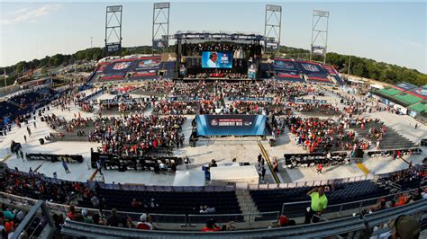 The health and safety of our hall of famers, fans and volunteers who make enshrinement week so special remains our top priority, david baker, president and ceo. NFL cancels Hall of Fame game, delays inductions until ...