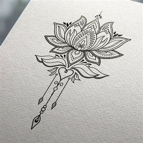 I fiori di loto e i lotofagi. Tatuaggio fiore di loto disegnato su un foglio, decorato ...