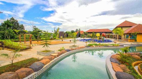 Dayang Resort Singkawang From 24 Singkawang Hotel Deals And Reviews Kayak