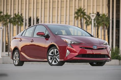 2018 Toyota Prius Review And Ratings Edmunds