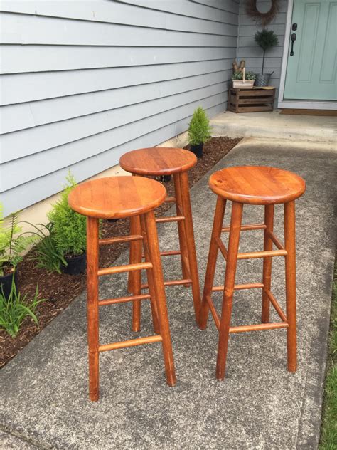 The matte finish and mixing of colors can make even a brand. Queenstown Gray Farmhouse Stools | General Finishes Design ...