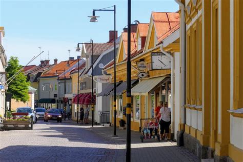 Mönsterås 2 is a locality and the seat of mönsterås municipality, kalmar county, sweden with 6,352 inhabitants in 2012 for faster navigation, this iframe is preloading the wikiwand page for mönsterås. Mönsterås, die Insel Oknö und der Campingplatz First Camp ...