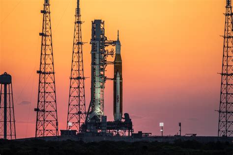 Stunning Nasa Images Show Next Gen Moon Rocket On Launchpad Digital