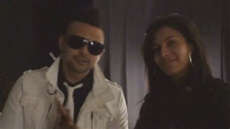 Sean Paul feat. Zaho - Hold my hand (Clip officiel) - YouTube