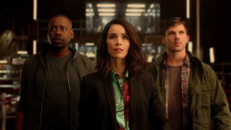 TIMELESS Cast Insist It's the Only Time Travel Show You Should Watch ...