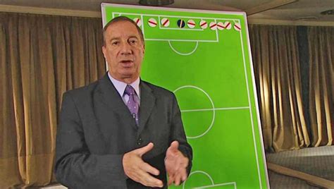 La expresión es hacer un kiricocho, traer la mala suerte, la desdicha. El famoso "kiricocho" que popularizó Bilardo es furor en ...
