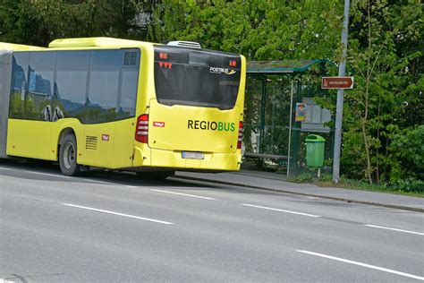 Polizei Zugriff Mädchen In Bus Sexuell Belästigt Tirol Heuteat