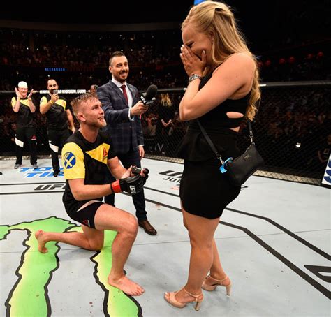Beşiktaş uzun süredir peşinde olduğu alex teixeira'da mutlu sona ulaştı! UFC Stockholm: Alexander Gustafsson proposes to girlfriend ...