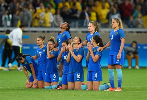 A seleção brasileira de futebol feminino é a melhor seleção da américa do sul. Brasil 🙄 | Jogadoras de futebol feminino, Futebol feminino ...