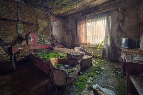 Beautiful And Captivating Abandoned Places 20 Pics