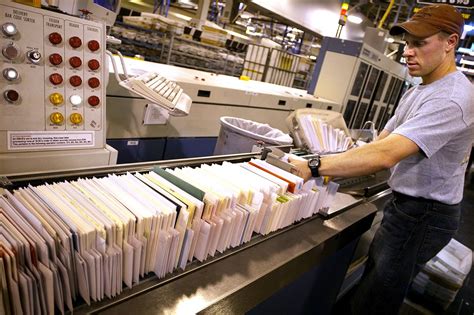 On-time delivery of mail, including ballots, plummeted on Election Day ...