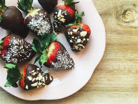 Try our recipes for tamales, churros, and more. Vegan Dessert Recipes: Maca Mexican Chocolate-Covered Strawberries - Peaceful Dumpling |Peaceful ...