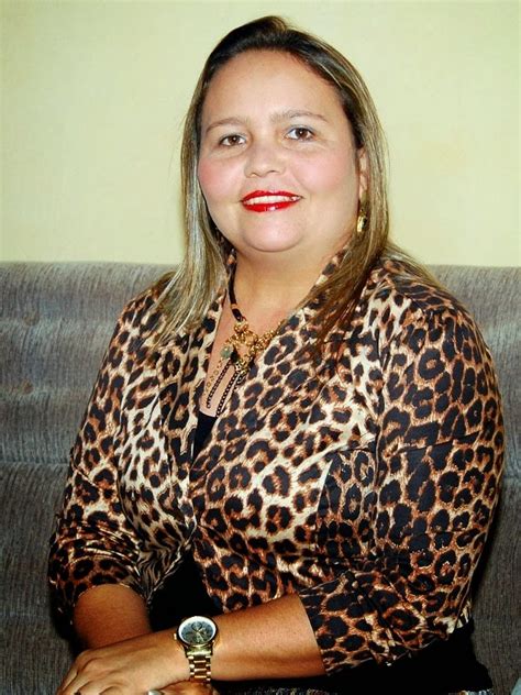 CLEUMY CANDIDO FONSECA Parabéns a querida Suzana Pereira Diretora do