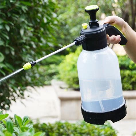 2l Hand Pressure Sprayer Plastic Nozzle Pump Type For Garden Irrigation