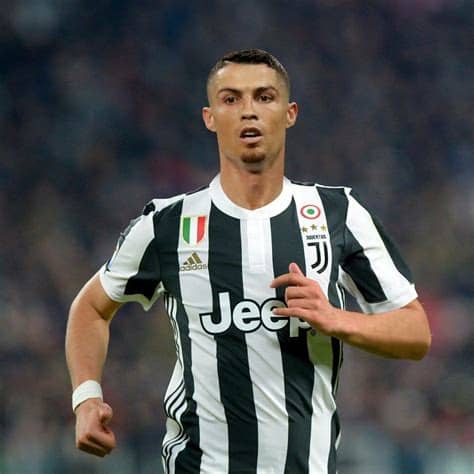 You can also upload and share your favorite cristiano ronaldo hd wallpapers. 29 Cristiano Ronaldo Juventus Wallpapers | WallpaperCarax