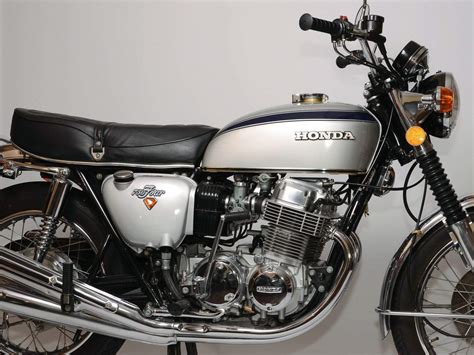 Honda de méxico en conjunto con su red de distribuidores autorizados llevan a cabo campañas de servicio para estos modelos. Honda CB 750 Four (1969 - 1978) - das Jahrhundert-Motorrad