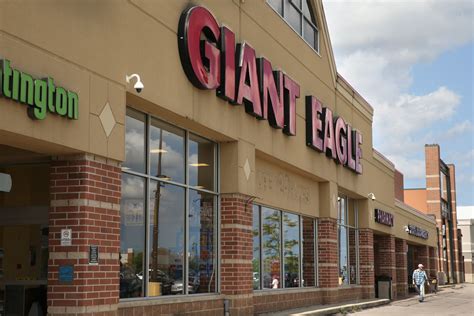 Giant Eagle Will Lock In Prices On 800 Items This Summer