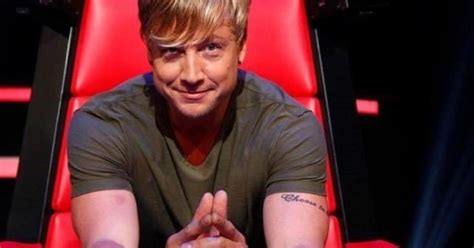 Ne freundin und ich frühstücken gerade und wir schauen uns dabei das frühstücksfernsehen auf sat 1 an. Samu Haber zu Gast beim „Sat.1 Frühstücksfernsehen"