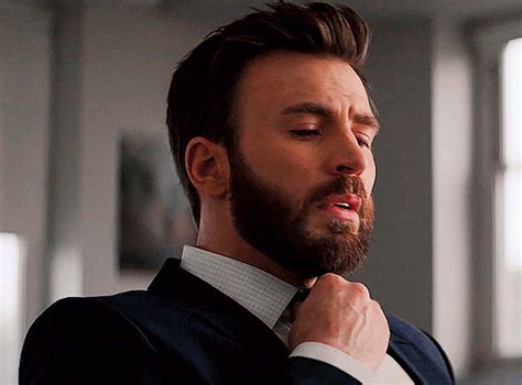 chris evans turned a leaked nude into a patriotic moment in classic captain america fashion