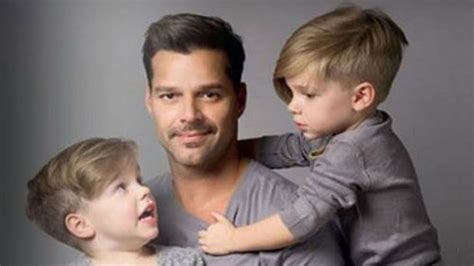 Qué Hijo De Ricky Martin Se Parece Más Físicamente A Su Padre Mdz Online