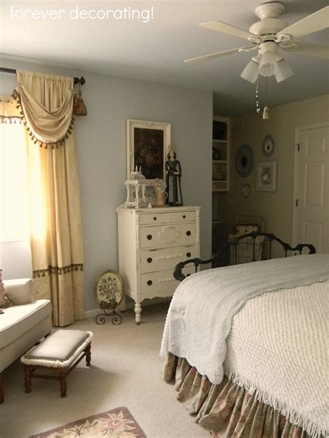 It's important to take a step back and consider the big picture. Forever Decorating!: Guest Bedroom Redo...Again!