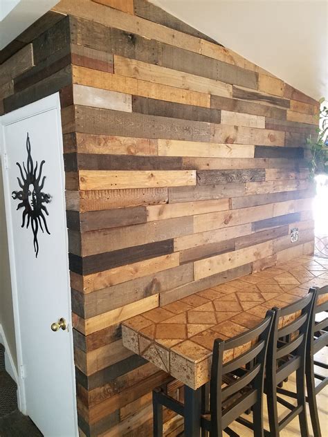 10 Pallet Wood Wall Ideas