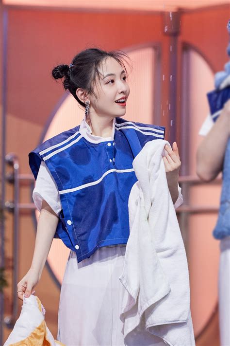 sister wu qianlang s debut stage ding ding dong dang won the first place and she deserves her