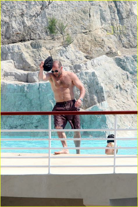 Sexy Statham Goes Shirtless In Cannes Photo Jason Statham Shirtless Pictures Just Jared