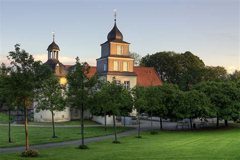 Schwelm · 550 m² · 1.180 €/m² · 20 zimmer · 4,76% · haus · provision · keller · mehrfamilienhaus. Haus Martfeld, Schwelm Foto & Bild | deutschland, europe ...