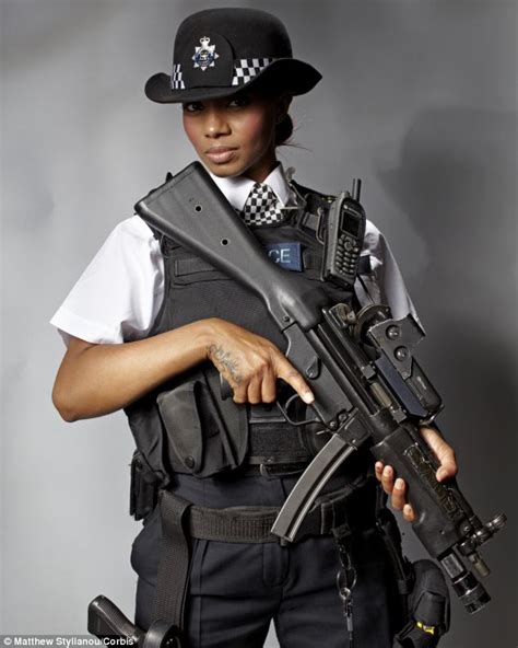 Black Police Officer Carol Howard Claims She Was Bullied After Winning Racism Case Daily Mail
